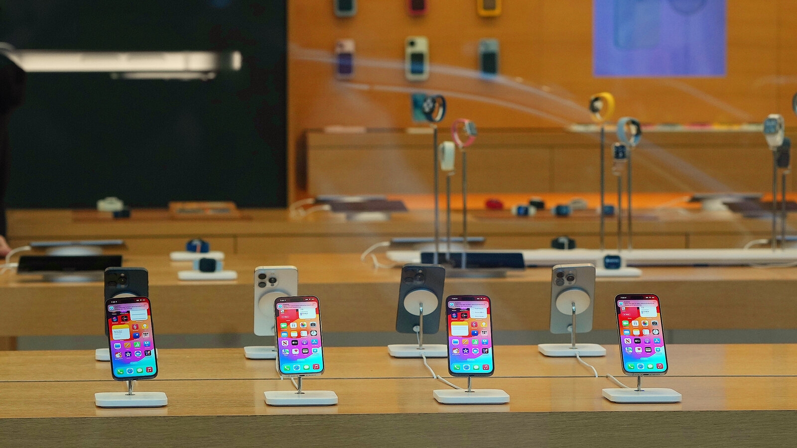 Apple Introduces New IPhones With A I Features The New York Times Apple Introduces New IPhones With A I Features The New York Times