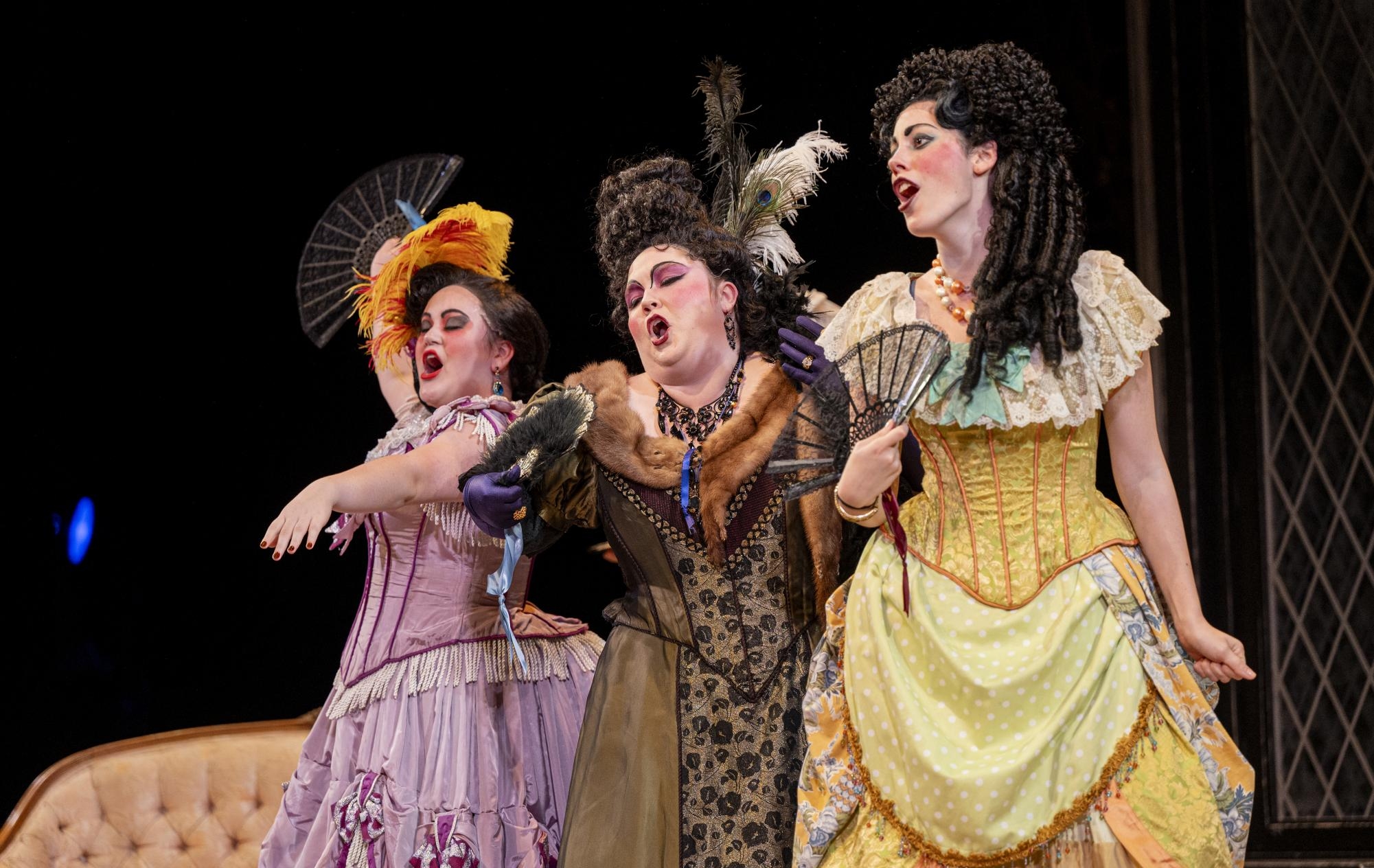 Cendrillon Stuns Oberlin Opera Audiences The Oberlin Review Cendrillon Stuns Oberlin Opera Audiences The Oberlin Review