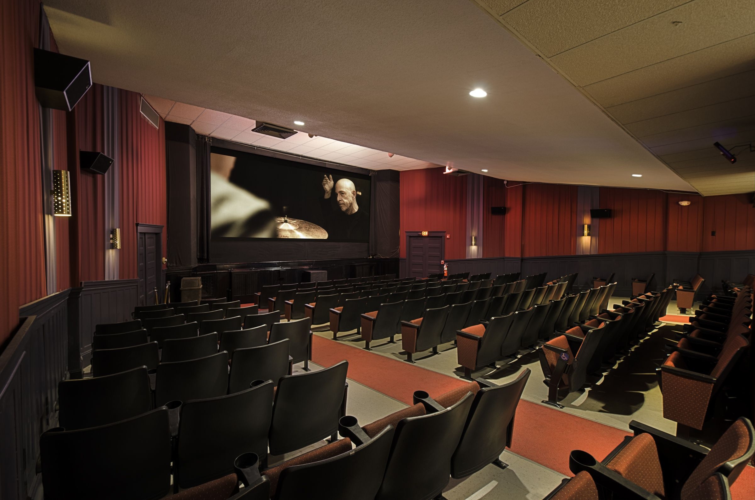 In Lexington This Independent Moviehouse Is Open For Business The Boston Globe