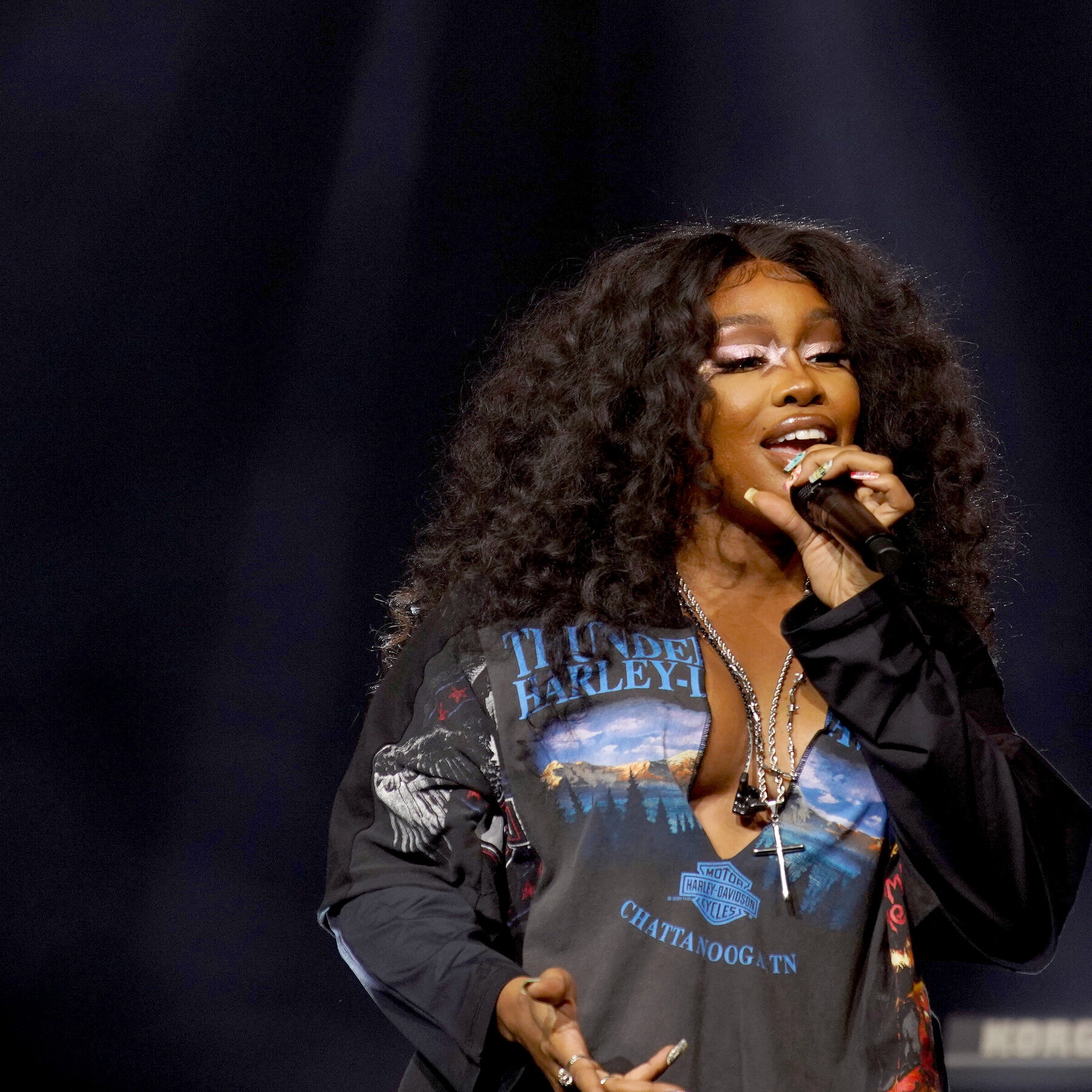 SZA s SOS Holds Strong With Seven Weeks At No 1 The New York Times